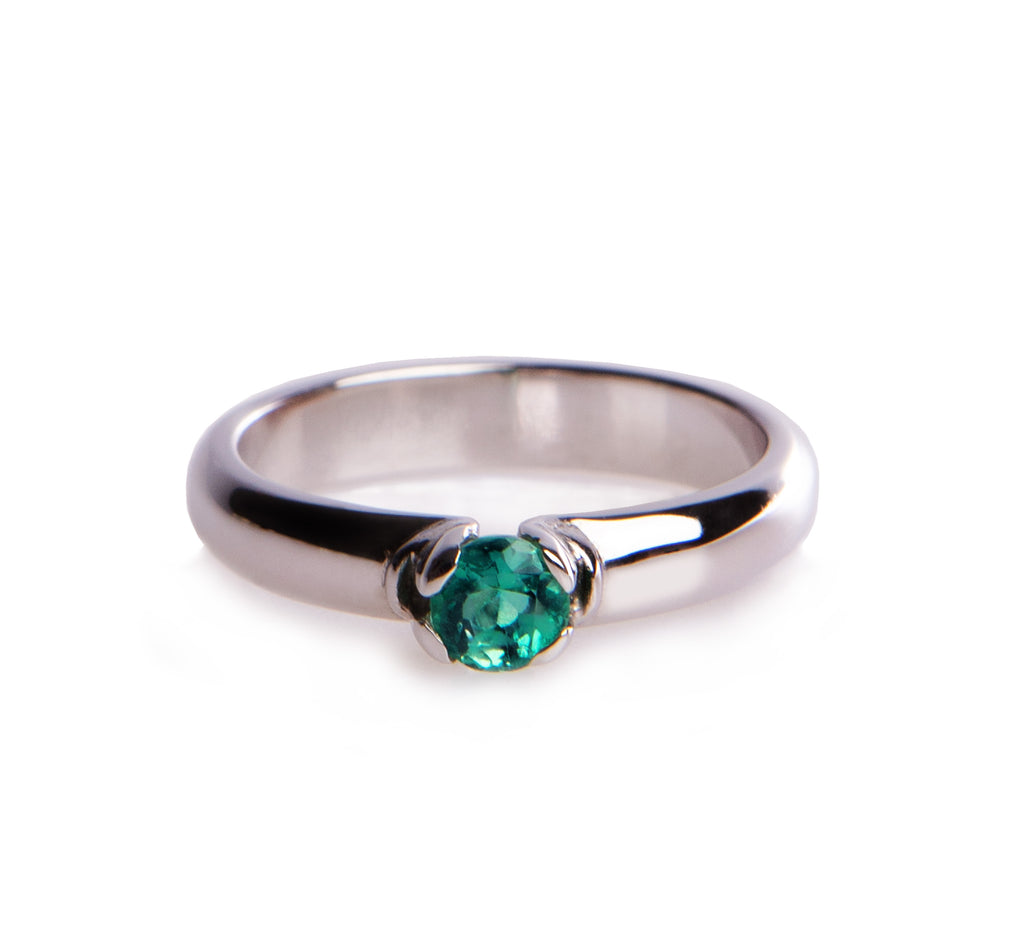 anillo de oro 18k con esmeralda calidia