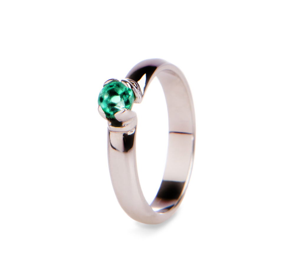 anillo de oro 18k con esmeralda calidia