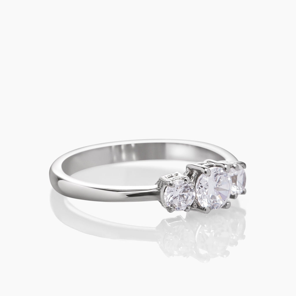 anillo en oro 18k con diamantes iris diamond